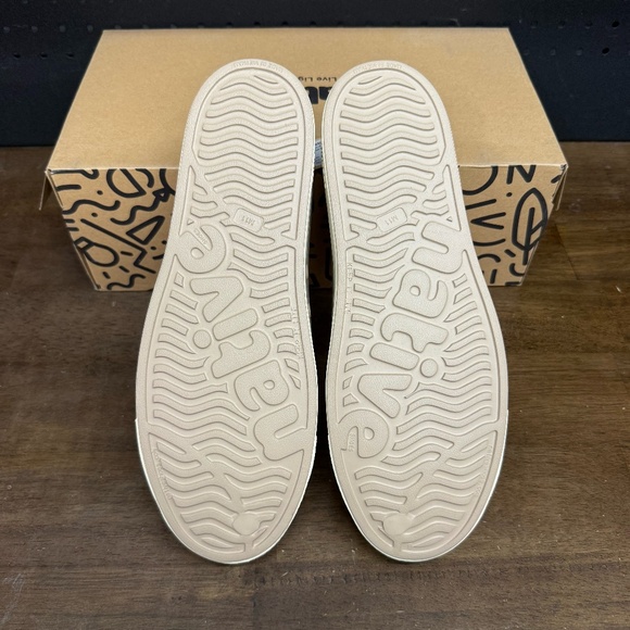 New W/ Box! Men's Native Shoes Jefferson Slip On Comfy Tan Cream Sneakers - Picture 5 of 5
